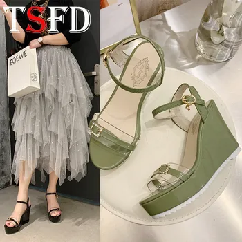 Open Toe Women's Sandals Transparent Shoes Woman 2020 Buckle Soft Women Sandals Trendy Platform Shoes Hot Sale Womans Shoes J7 
Open Toe Women's Sandals Transparent Shoes Woman 2020 Buckle Soft Women Sandals Trendy Platform Shoes Hot Sale Womans Shoes J7