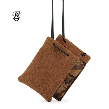 2019 Winter New Fashion Women'S Shoulder Bag Wool Cloth Both Sides Are Available Designer Soft Crossbody Bag Mobile Phone Bag 
2019 Winter New Fashion Women'S Shoulder Bag Wool Cloth Both Sides Are Available Designer Soft Crossbody Bag Mobile Phone Bag