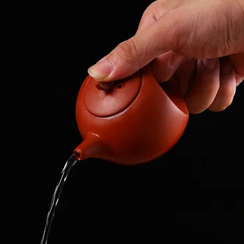 Yixing Purple Clay Pot Handmade Zhu Clay Teapot Ceramic Tea Set Moon Pot Filter Small Bubble Teapot Flower Teapot Home
Yixing Purple Clay Pot Handmade Zhu Clay Teapot Ceramic Tea Set Moon Pot Filter Small Bubble Teapot Flower Teapot Home