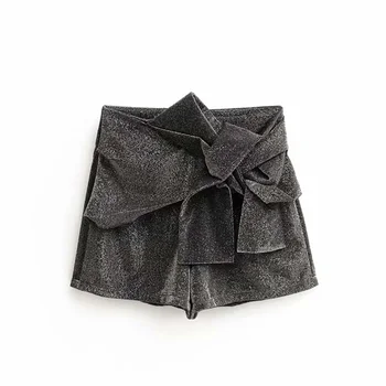 Early spring 2020 new fashion trend personalized bowknot with bright light show thin casual shorts
Early spring 2020 new fashion trend personalized bowknot with bright light show thin casual shorts