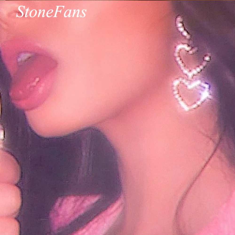 حلق على شكل قلوب مزينة بالكريستال حلق على شكل قلوب مزينة بالكريستال