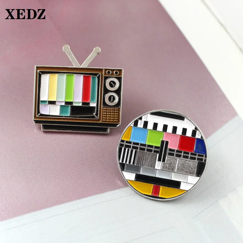 XEDZ 80s retro TV delicate lapel brooch signal difference antenna remote control button freeze picture denim jewelry badge pin
XEDZ 80s retro TV delicate lapel brooch signal difference antenna remote control button freeze picture denim jewelry badge pin