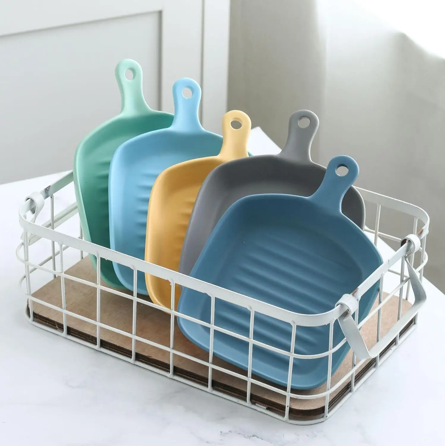 Nordic Color Kitchen Tableware Ceramic Creative European Simple Household Salad Steak Spaghetti Dish Tray
Nordic Color Kitchen Tableware Ceramic Creative European Simple Household Salad Steak Spaghetti Dish Tray