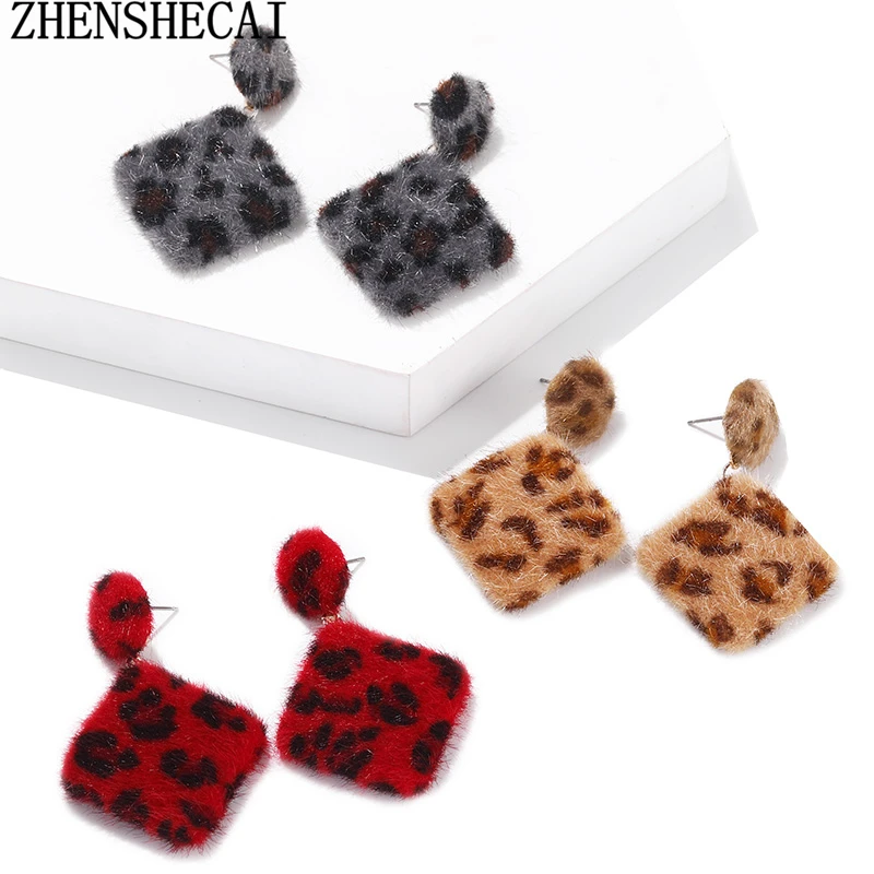 3 colors Geometric Square Leopard Earrings Autumn and winter Plush Drop Earrings For Women Girls Best Christmas Gift
3 colors Geometric Square Leopard Earrings Autumn and winter Plush Drop Earrings For Women Girls Best Christmas Gift