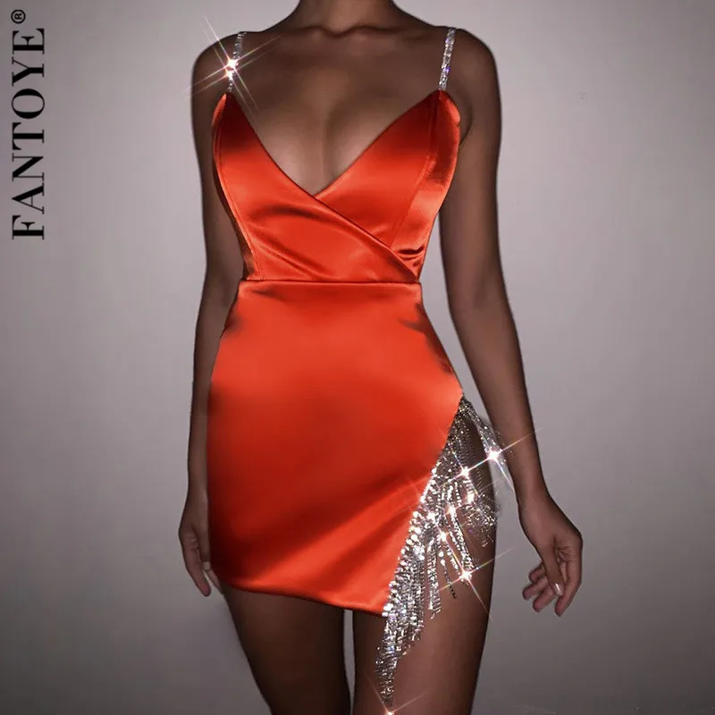 FANTOYE V-Neck Diamond Tassel Party Dress Women 2020 New Summer Backless Dress High Split Hem Valentine Clubwear White Dresses
FANTOYE V-Neck Diamond Tassel Party Dress Women 2020 New Summer Backless Dress High Split Hem Valentine Clubwear White Dresses