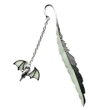 Vintage Feather Bookmarks Luminous Bat Bookmark Read Maker Bookmark Stationery for Books
Vintage Feather Bookmarks Luminous Bat Bookmark Read Maker Bookmark Stationery for Books