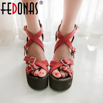 FEDONAS Newest Metal Buckle Rivets Sandals For Girls 2020 Summer Wedged Platforms High Heels Pumps Cool Night Club Shoes Woman
FEDONAS Newest Metal Buckle Rivets Sandals For Girls 2020 Summer Wedged Platforms High Heels Pumps Cool Night Club Shoes Woman