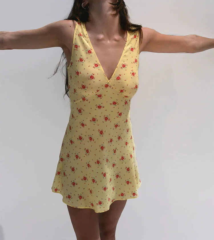 Nice Women Vintage Sleeveless Floral Print Dress Sexy V-Neck Party Dress A-Line Yellow Mini Beach Dress Vestidos
Nice Women Vintage Sleeveless Floral Print Dress Sexy V-Neck Party Dress A-Line Yellow Mini Beach Dress Vestidos