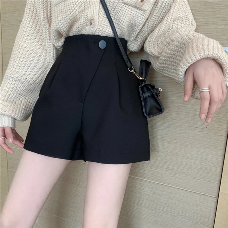 Black Elegant Suit Shorts Women High Waist Casual Short Pants One Button Office Lady Wide Leg Shorts Fold Loose Korean M407
Black Elegant Suit Shorts Women High Waist Casual Short Pants One Button Office Lady Wide Leg Shorts Fold Loose Korean M407