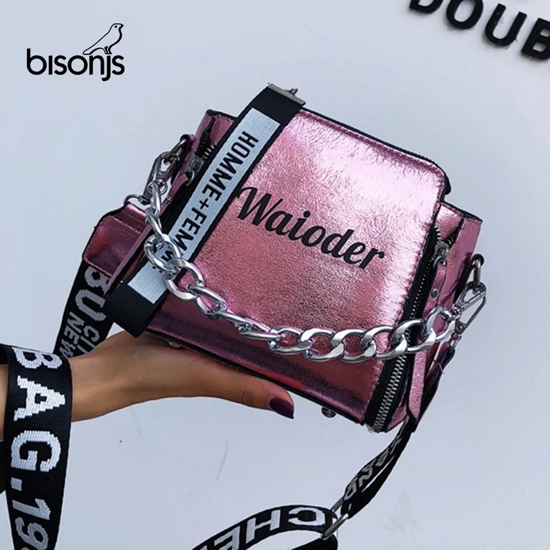 Laser Women Letter Shoulder Bag INS Popular Female Handbag Holiday PU Messenger Bags For Lady Design Exquisite Crossbody Bucket
Laser Women Letter Shoulder Bag INS Popular Female Handbag Holiday PU Messenger Bags For Lady Design Exquisite Crossbody Bucket