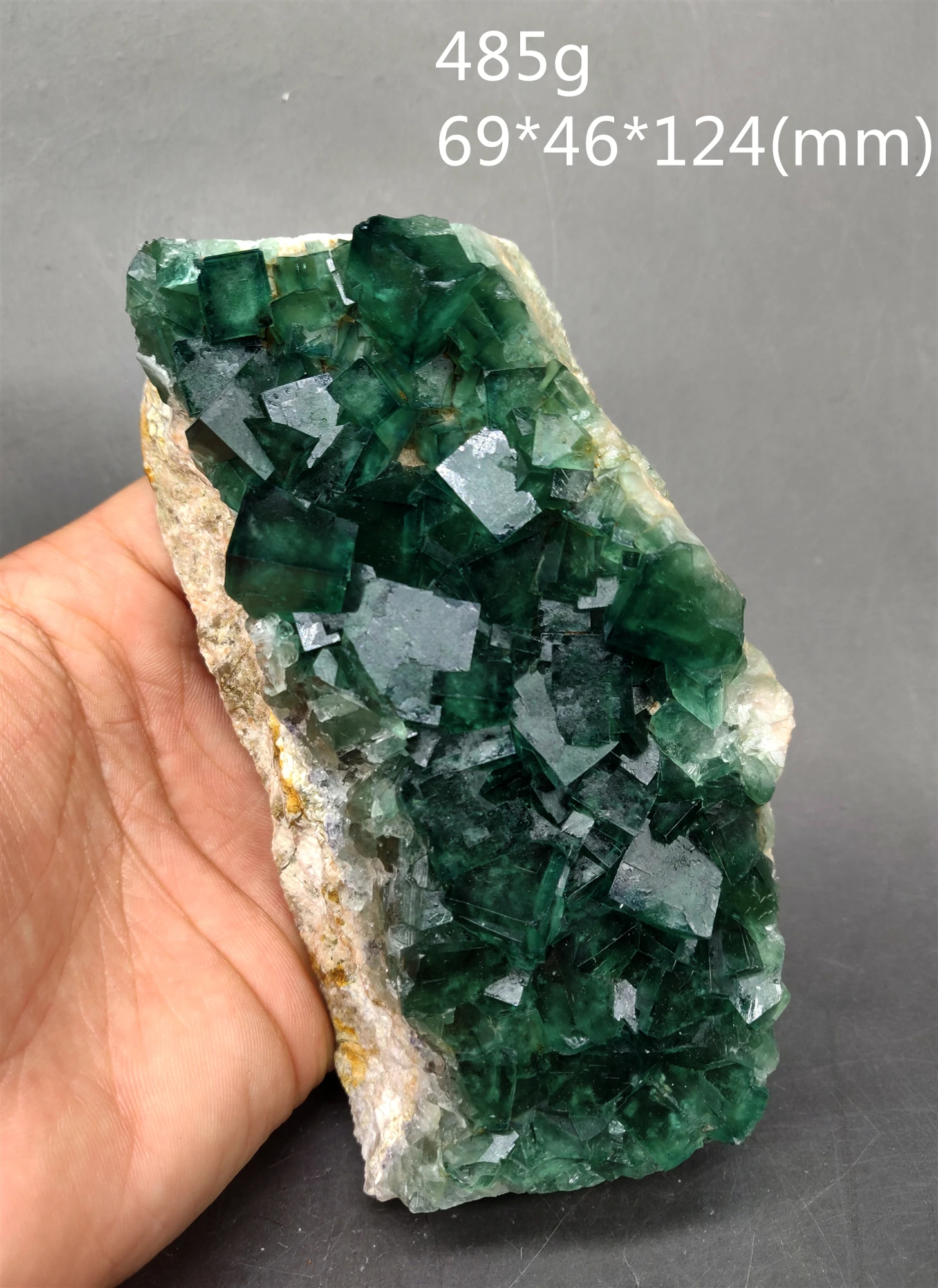 100% Natural green fluorite Mineral specimen cluster mineral crystal specimens Stones and crystals Healing crystal Free shipping
100% Natural green fluorite Mineral specimen cluster mineral crystal specimens Stones and crystals Healing crystal Free shipping