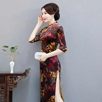 Classic Chinese Style Women Elegant Flower Long Slim Cheongsam Female Dress Vestidos Velvet Qipao Autumn Plus Size 3XL 4XL 
Classic Chinese Style Women Elegant Flower Long Slim Cheongsam Female Dress Vestidos Velvet Qipao Autumn Plus Size 3XL 4XL