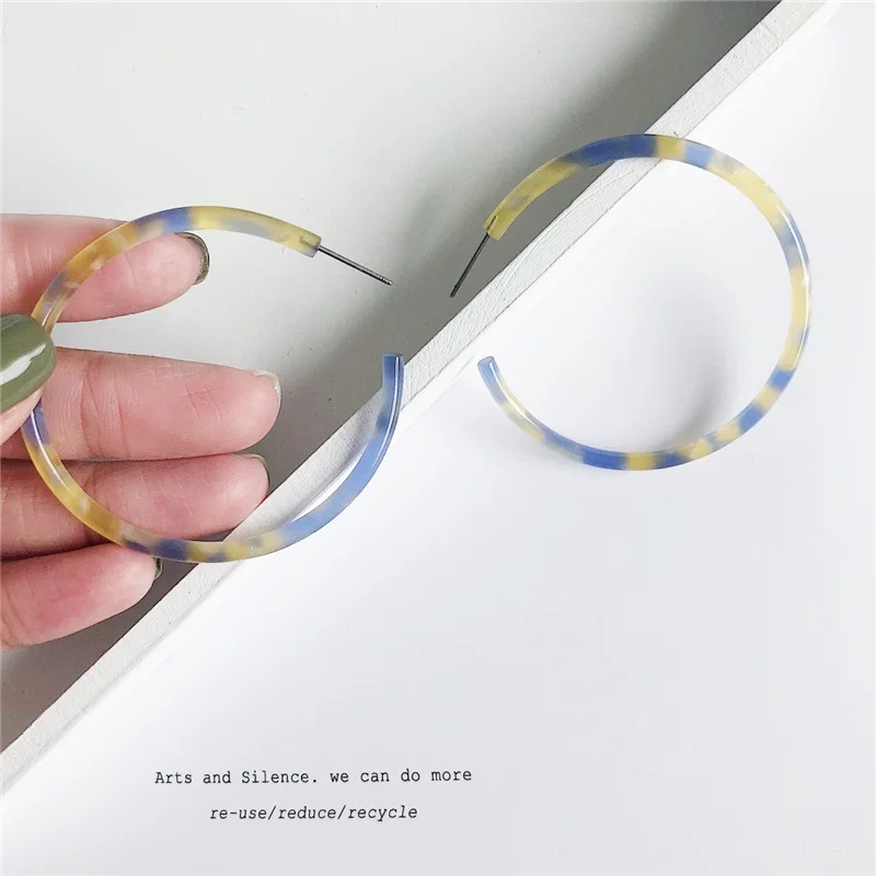 Ins wind restoring ancient ways brim joker C shape ear ring fashion simple and colorful resin earrings earrings
Ins wind restoring ancient ways brim joker C shape ear ring fashion simple and colorful resin earrings earrings
