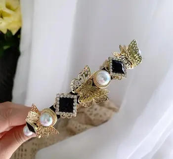 Vintage court women rhinestone metal 3D butterfly pearl hairbands retro ladies chic hair hoop 
Vintage court women rhinestone metal 3D butterfly pearl hairbands retro ladies chic hair hoop
