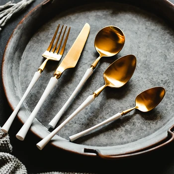 5pcs Western Stainless Tableware Golden Wedding Knife Spoon Fork Set Home Dinner Cutlery Set Cubiertos Dinnerware Kitchen DA60CJ
5pcs Western Stainless Tableware Golden Wedding Knife Spoon Fork Set Home Dinner Cutlery Set Cubiertos Dinnerware Kitchen DA60CJ