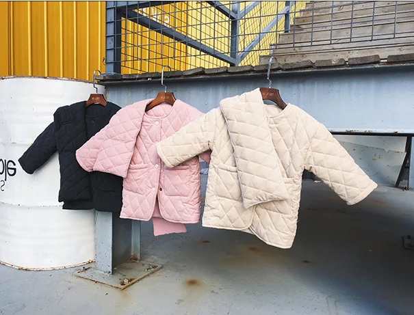 Girls Winter Fashion Fleece Thicken Single-breasted Coats With Neckerchief Kids Warm Jackets Children Casual Pink Clothing
Girls Winter Fashion Fleece Thicken Single-breasted Coats With Neckerchief Kids Warm Jackets Children Casual Pink Clothing