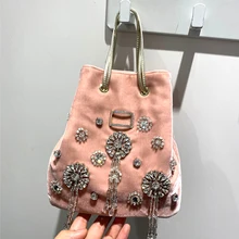 Women Luxury Designer Handbags Satin Clutch 2021 Girl Shopper Purse Fashion Pink Handmade Rhinestone Flowers Party Evening Bags
Women Luxury Designer Handbags Satin Clutch 2021 Girl Shopper Purse Fashion Pink Handmade Rhinestone Flowers Party Evening Bags