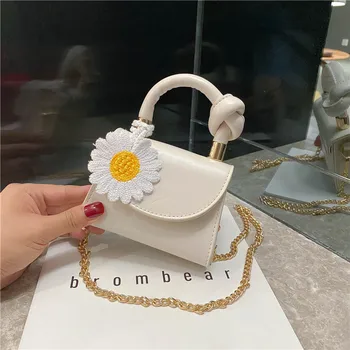 Small daisy bag female 2020 spring and summer new Korean fashion one-shoulder messenger chain small square bag
Small daisy bag female 2020 spring and summer new Korean fashion one-shoulder messenger chain small square bag