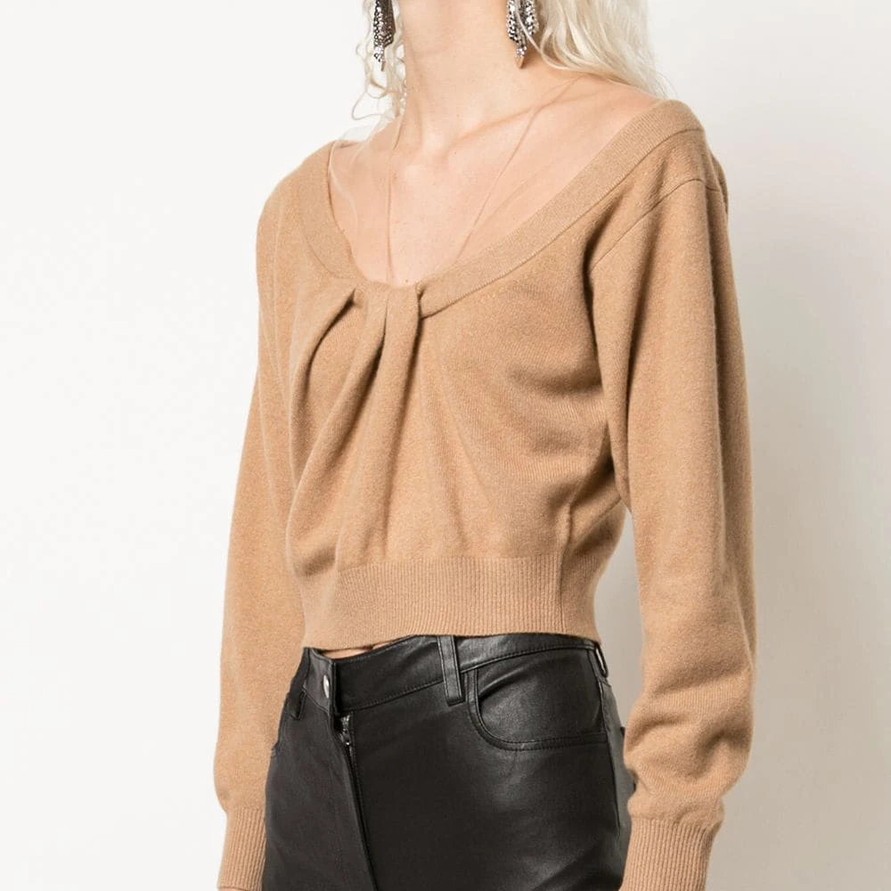 Mesh stitching pleated sweater women's autumn and winter perspective slim short fake two-piece sweater top
Mesh stitching pleated sweater women's autumn and winter perspective slim short fake two-piece sweater top