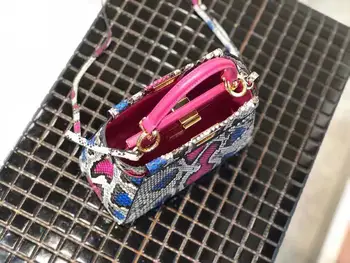 L7304 Top Quality Classic 100% Real Leather Brand Famous Women Handbag Fashion Purses Female Designer Luxury Runway
L7304 Top Quality Classic 100% Real Leather Brand Famous Women Handbag Fashion Purses Female Designer Luxury Runway