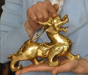 8"china chinese fengshui brass Guardion Phylacter ruyi Brave troops Pixiu statue 
8"china chinese fengshui brass Guardion Phylacter ruyi Brave troops Pixiu statue