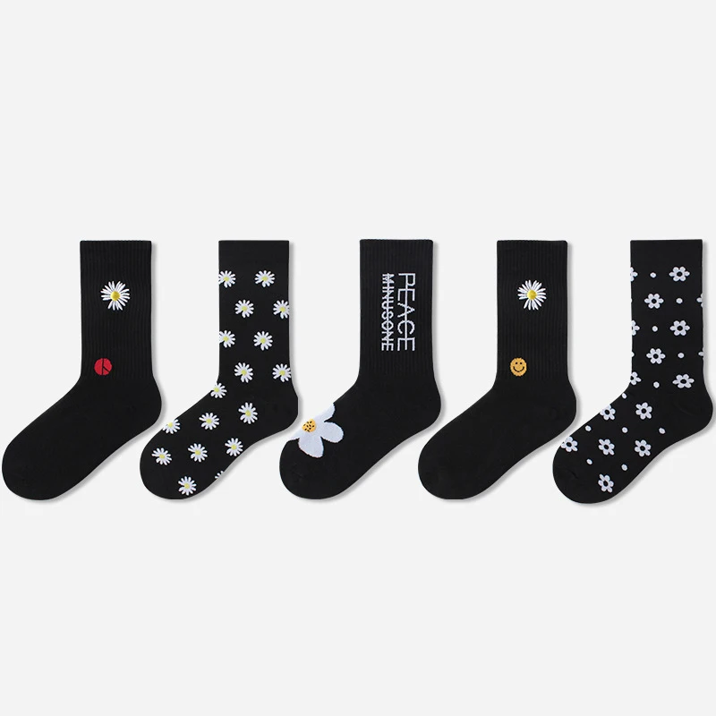 2020 Personality Women Socks Asymmetric Small Chrysanthemum Smiley Pattern Embroidery Breathable Socks Female Size 36-43
2020 Personality Women Socks Asymmetric Small Chrysanthemum Smiley Pattern Embroidery Breathable Socks Female Size 36-43