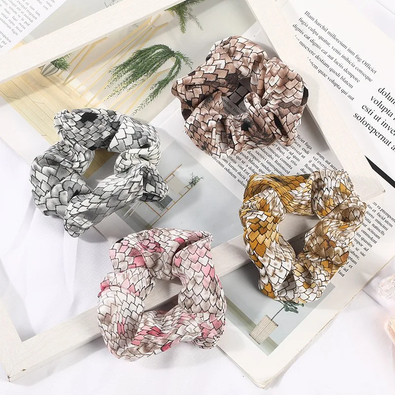 Vintage Snake Print Women Elastic Hair Bands Tie Gum Girls Scrunchies Ponytail Holder Hair Accessories
Vintage Snake Print Women Elastic Hair Bands Tie Gum Girls Scrunchies Ponytail Holder Hair Accessories