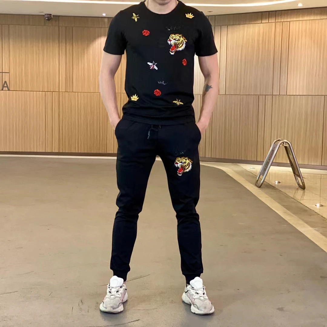 Asian Hot Style High-End Craft Cartoon Animal Hand-Embroidered Two-Piece Classic Fashion Breathable Anti-Wrinkle
Asian Hot Style High-End Craft Cartoon Animal Hand-Embroidered Two-Piece Classic Fashion Breathable Anti-Wrinkle