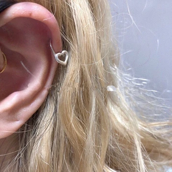 AOMU 2020 New Personality Love Heart Pin Small Silver Color Stud Earrings Bone Nail Earrings for Women Trendy Jewelry Gifts
AOMU 2020 New Personality Love Heart Pin Small Silver Color Stud Earrings Bone Nail Earrings for Women Trendy Jewelry Gifts