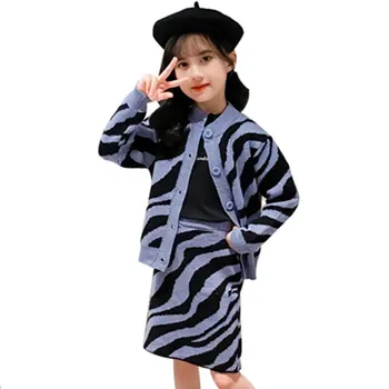 New Autumn Baby Girl Clothes Europe and America Style Soft Sweater Skirt Set Children's Fashion Teen Striped Knit Two-Piece Suit 
New Autumn Baby Girl Clothes Europe and America Style Soft Sweater Skirt Set Children's Fashion Teen Striped Knit Two-Piece Suit