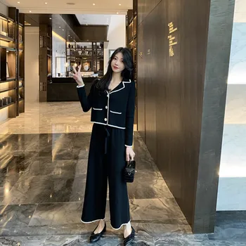 Spring new small fragrance wind knitted suit female Korean version of the slim lapel shirt wide leg trousers two-piece
Spring new small fragrance wind knitted suit female Korean version of the slim lapel shirt wide leg trousers two-piece