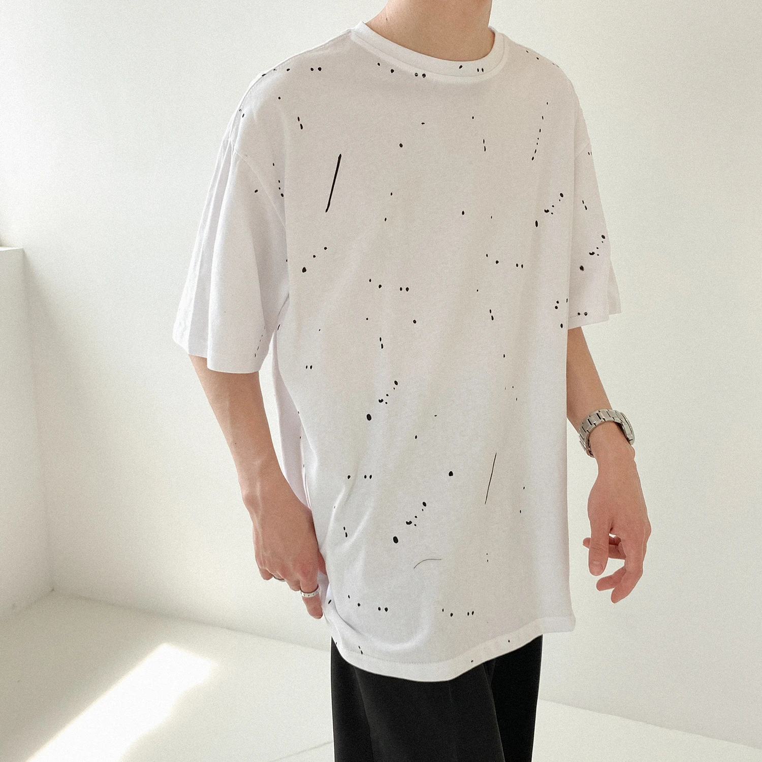 Personality splash ink short-sleeved male Korean version of loose handsome five-point sleeve T-shirt wild trend t-shirt 
Personality splash ink short-sleeved male Korean version of loose handsome five-point sleeve T-shirt wild trend t-shirt