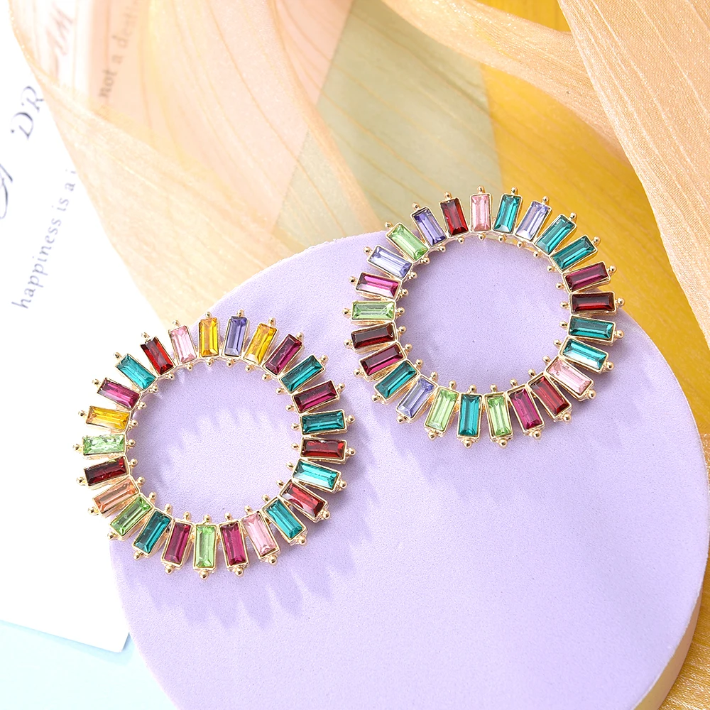 Ztech Big Round Metal Gold Color With Colorful Crystal Fashion Stud Earrings For Women Female Accessories Statement Jewelry
Ztech Big Round Metal Gold Color With Colorful Crystal Fashion Stud Earrings For Women Female Accessories Statement Jewelry