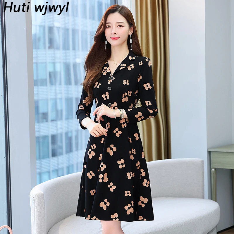 2023 Autumn Winter Elegant Bodycon Party Vestidos Korean Vintage Casual Dress Women Black Floral Knitted Long Sleeve Midi Dress
2023 Autumn Winter Elegant Bodycon Party Vestidos Korean Vintage Casual Dress Women Black Floral Knitted Long Sleeve Midi Dress