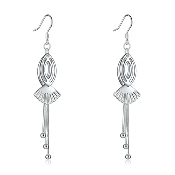 S925 Sterling Silver Earrings Personality Charm Temperament Female Models Beautiful Twisted Peacock Transfer Earrings
S925 Sterling Silver Earrings Personality Charm Temperament Female Models Beautiful Twisted Peacock Transfer Earrings