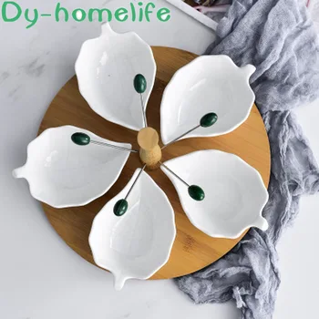 European Creative Wooden Base White Grid with Fork Ceramic Fruit Plate Household Storage Supplies Bone China Snack Storage Tray 
European Creative Wooden Base White Grid with Fork Ceramic Fruit Plate Household Storage Supplies Bone China Snack Storage Tray