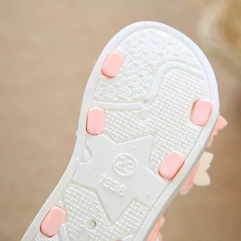 20202020 Summer Children's Fashion Gilr Soft Sandals Non-slip soft bottom beach sandals Bow toe princess shoes
20202020 Summer Children's Fashion Gilr Soft Sandals Non-slip soft bottom beach sandals Bow toe princess shoes