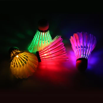 8 Pieces Bright LED Light Badminton Set Shuttlecock Birdies 4 Color Mix Colorful Glow in Night Outdoor Entertainment Sport Balls
8 Pieces Bright LED Light Badminton Set Shuttlecock Birdies 4 Color Mix Colorful Glow in Night Outdoor Entertainment Sport Balls