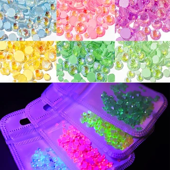 1pack Luminous Crystal Mixed Size SS6-SS20 Nail Art Rhinestone Decorations 3D Glitter Diamond Jewelly Glow In The Dark Ornaments 
1pack Luminous Crystal Mixed Size SS6-SS20 Nail Art Rhinestone Decorations 3D Glitter Diamond Jewelly Glow In The Dark Ornaments