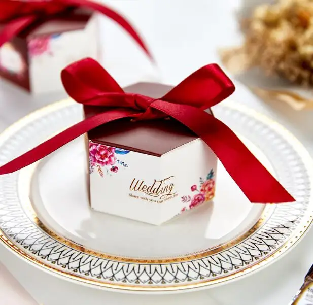 50 X Creative Burgundy & White "Thank you" Hexagonal Wedding Favors Candy Boxes Bomboniera Chocolate Box Party Supplies Gift Box
50 X Creative Burgundy & White "Thank you" Hexagonal Wedding Favors Candy Boxes Bomboniera Chocolate Box Party Supplies Gift Box
