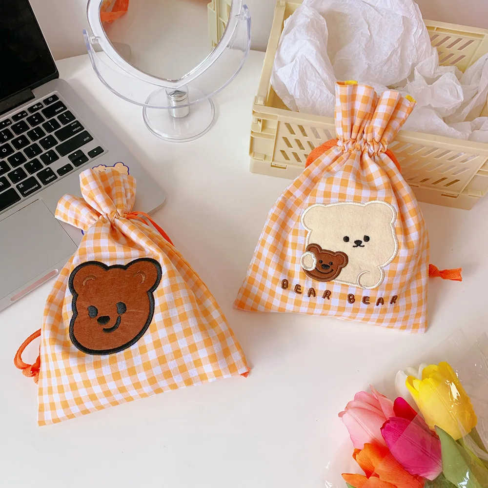 Ins Simple and Cute Bear Drawstring Pocket Cosmetic Finishing Storage Bag Portable Travel Toiletry Bag
Ins Simple and Cute Bear Drawstring Pocket Cosmetic Finishing Storage Bag Portable Travel Toiletry Bag