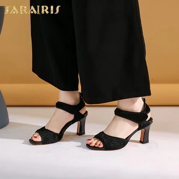 Sarairis Fashion New Design Large Size 42 High Quality Hook&Loop Summer Sandals Woman Shoes Peep Toe High Heels Party Sandals
Sarairis Fashion New Design Large Size 42 High Quality Hook&Loop Summer Sandals Woman Shoes Peep Toe High Heels Party Sandals