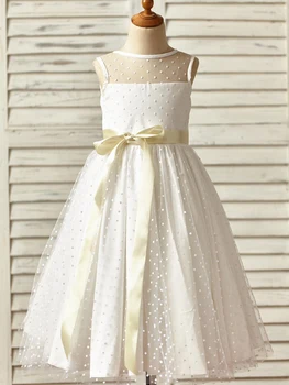Ball Gown Tea-length Flower Girl Dresses Scoop Sleeveless Tulle White Dress with Bow Sashes for Wedding and Communion
Ball Gown Tea-length Flower Girl Dresses Scoop Sleeveless Tulle White Dress with Bow Sashes for Wedding and Communion
