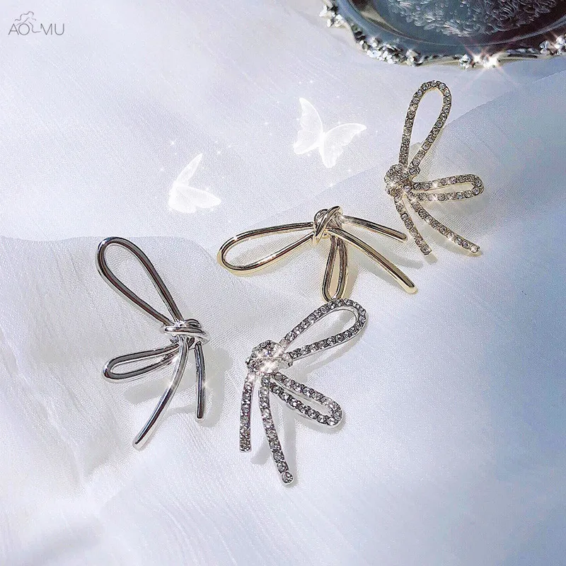 AOMU Vintage Rhinestone Zircon Bow Simple Asymmetric Geometric Stud Earrings for Birthday Gifts Wedding Jewelry серьги Pendant
AOMU Vintage Rhinestone Zircon Bow Simple Asymmetric Geometric Stud Earrings for Birthday Gifts Wedding Jewelry серьги Pendant