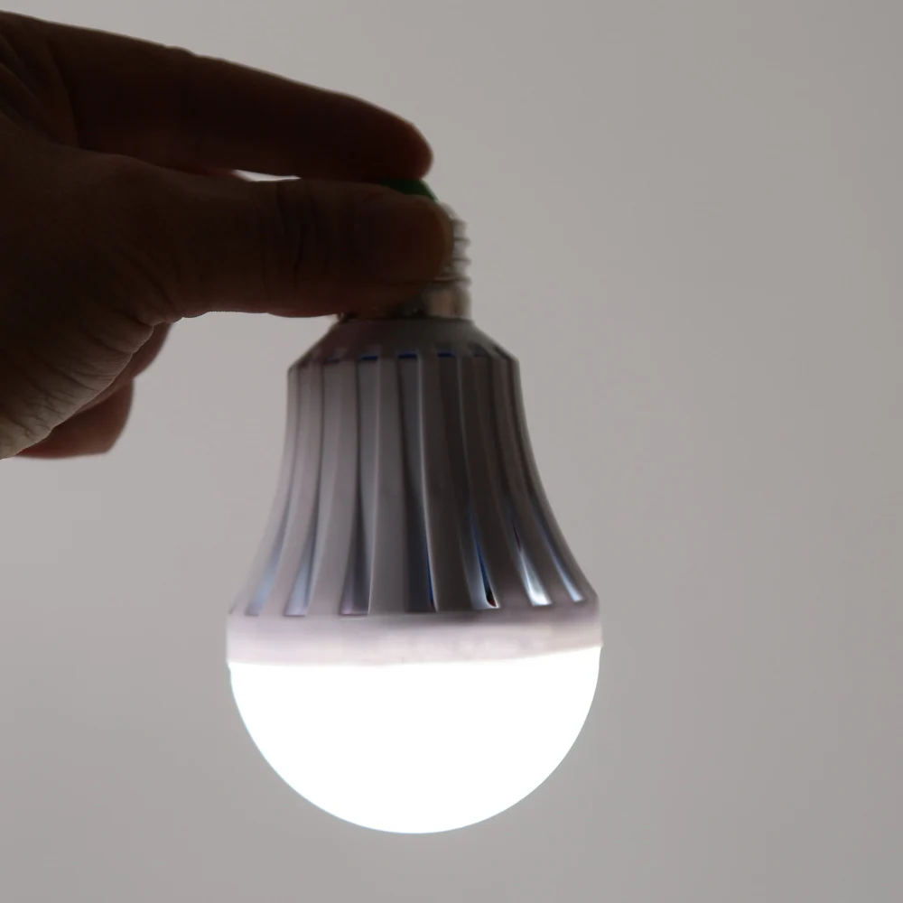 LED Smart Bulb E27 5W-15W LED Emergency Light Rechargeable Battery Lighting Lamp for Outdoor Lighting Bombillas
LED Smart Bulb E27 5W-15W LED Emergency Light Rechargeable Battery Lighting Lamp for Outdoor Lighting Bombillas