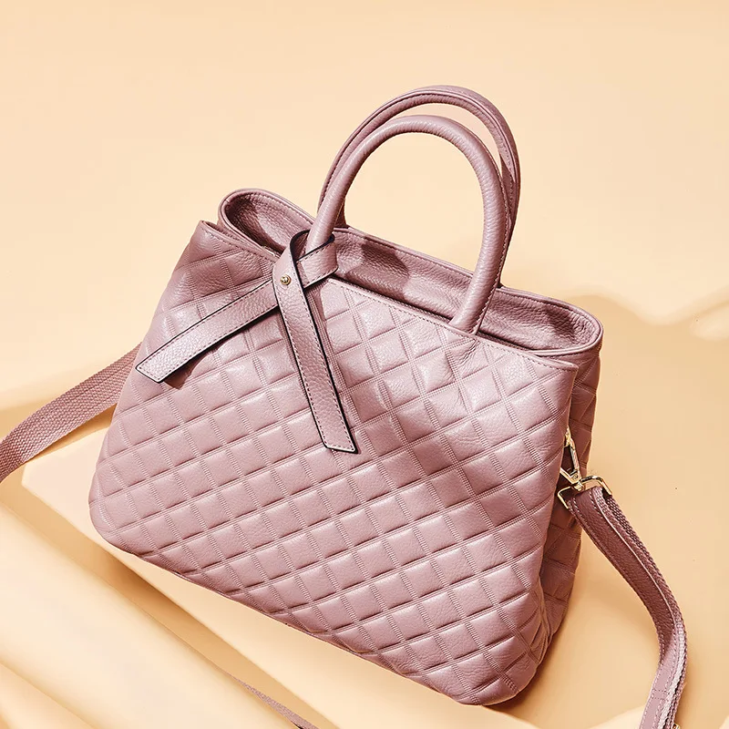 The First Layer of Leather Handbags Autumn and Winter New Portable Large Capacity Ladies Shoulder Messenger Bag
The First Layer of Leather Handbags Autumn and Winter New Portable Large Capacity Ladies Shoulder Messenger Bag
