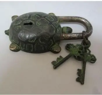 Metal Crafts Chinese Handmade Legacy Antiquities Large Copper Engraved Turtle Lock StatuE
Metal Crafts Chinese Handmade Legacy Antiquities Large Copper Engraved Turtle Lock StatuE