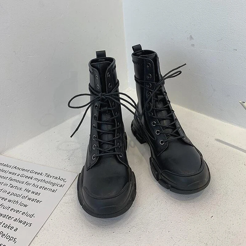 Autumn New Women Boots Locomotive Handsome Net Red Boots Leather Short Boots Female 2019 Fashion Boots Women Shoes Size 35-39
Autumn New Women Boots Locomotive Handsome Net Red Boots Leather Short Boots Female 2019 Fashion Boots Women Shoes Size 35-39
