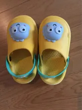 Sandalias de verano al aire libre para niños y niñas, zapatillas de playa con bonitos dibujos animados para interiores