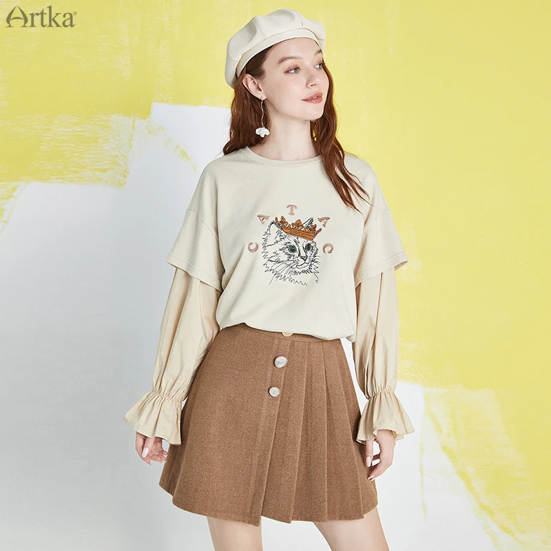 ARTKA 2020 Autumn New Fashion Cat Embroidery O-Neck Pullover Sweatshirt Fake Two Piece Flare Sleeve Sweatshirt Women VA20206Q
ARTKA 2020 Autumn New Fashion Cat Embroidery O-Neck Pullover Sweatshirt Fake Two Piece Flare Sleeve Sweatshirt Women VA20206Q